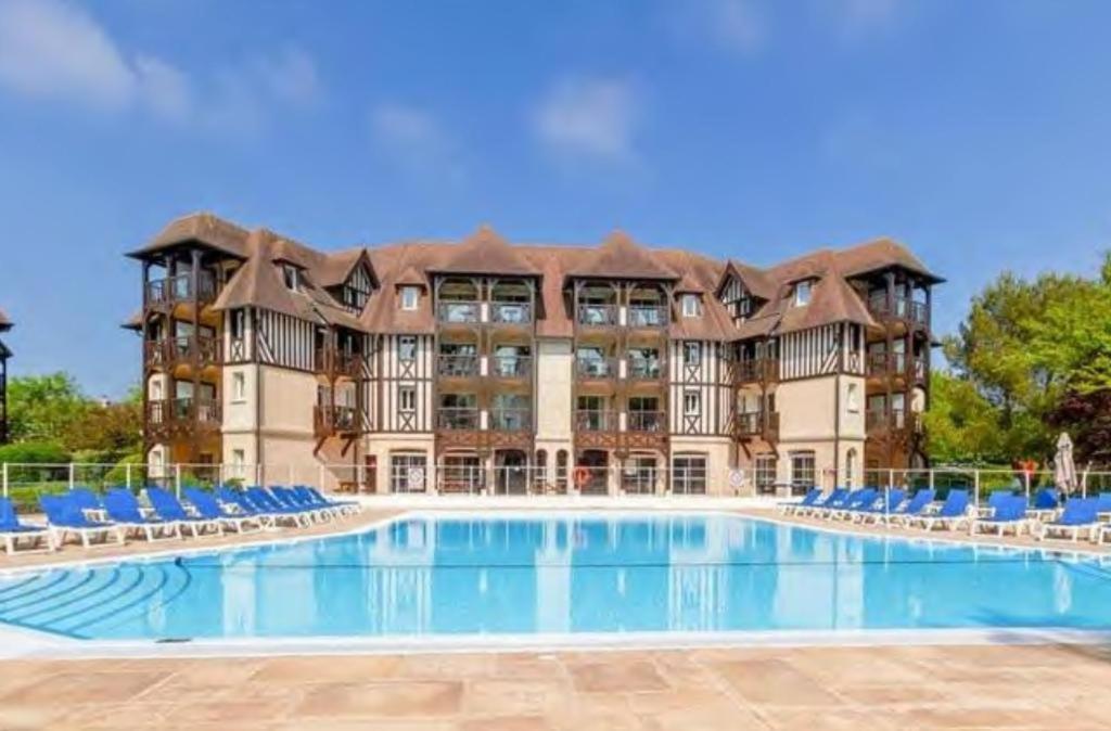 Le Cosy Residence Du Golf Deauville Eksteriør billede