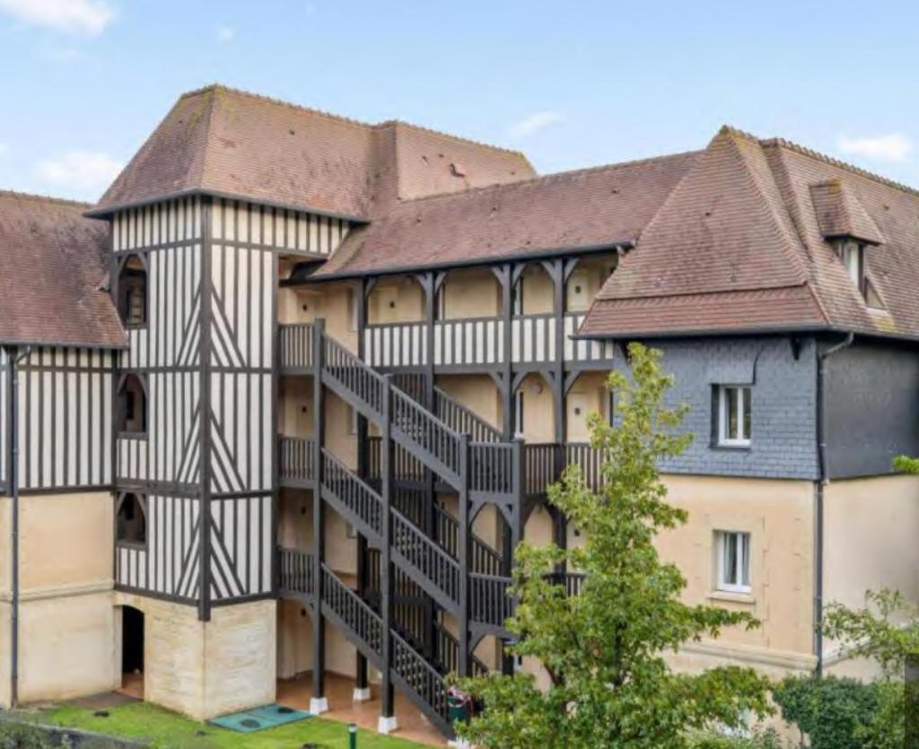 Le Cosy Residence Du Golf Deauville Eksteriør billede