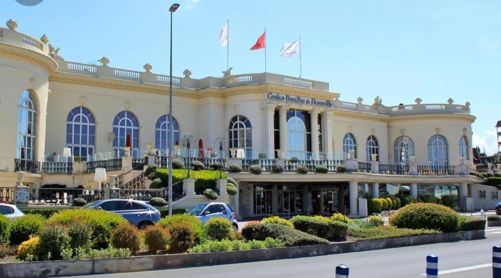 Le Cosy Residence Du Golf Deauville Eksteriør billede